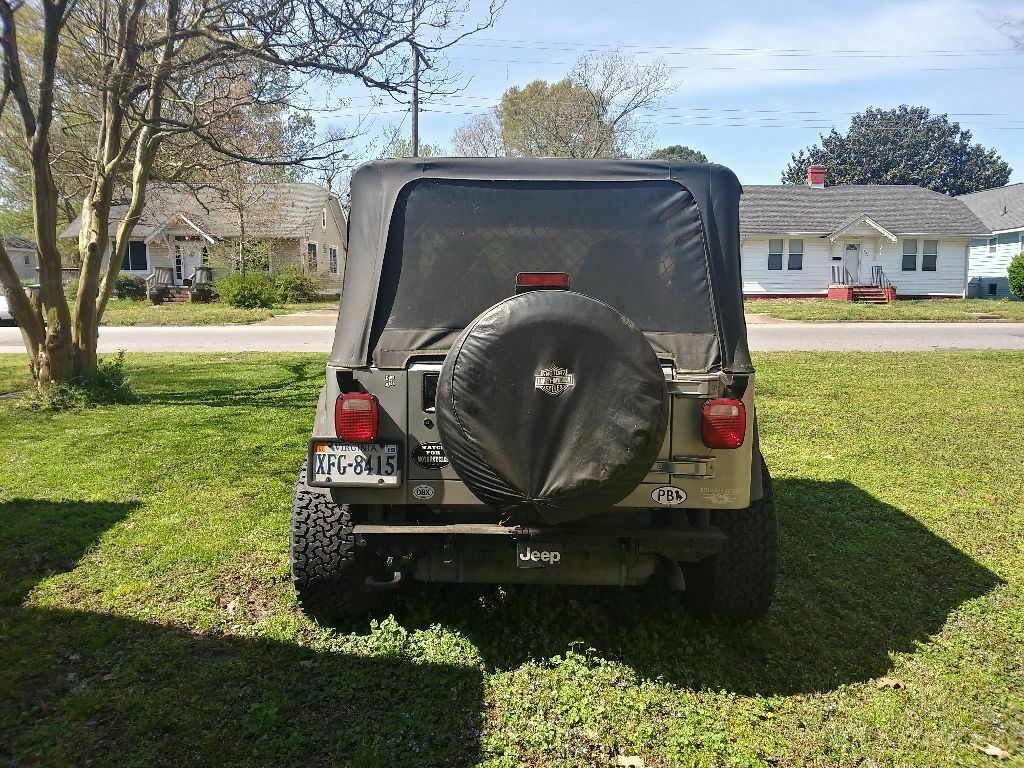 solid 2001 Jeep Wrangler offroad