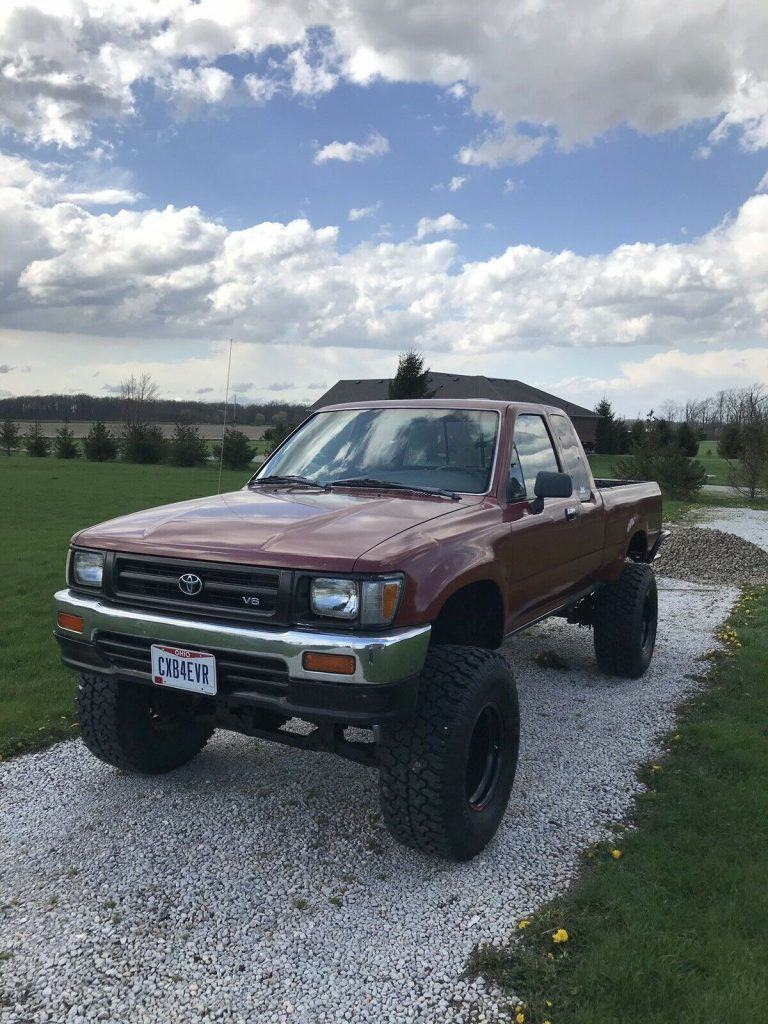 very nice 1994 Toyota Hilux Pickup offroad