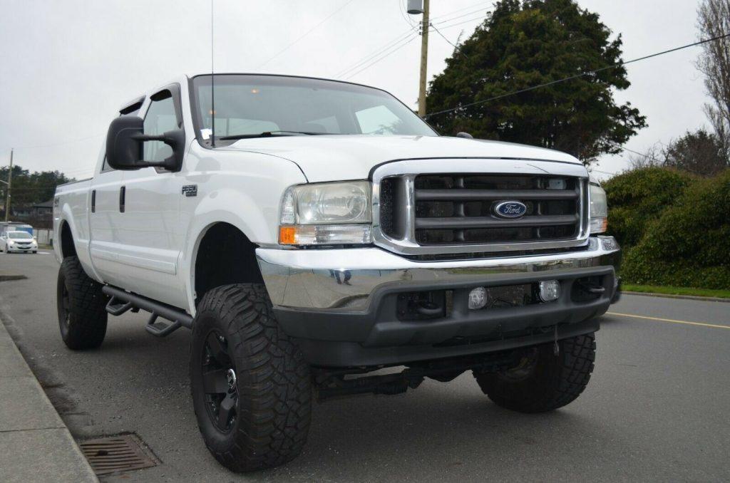 well equipped 2002 Ford F 350 Lariat offroad