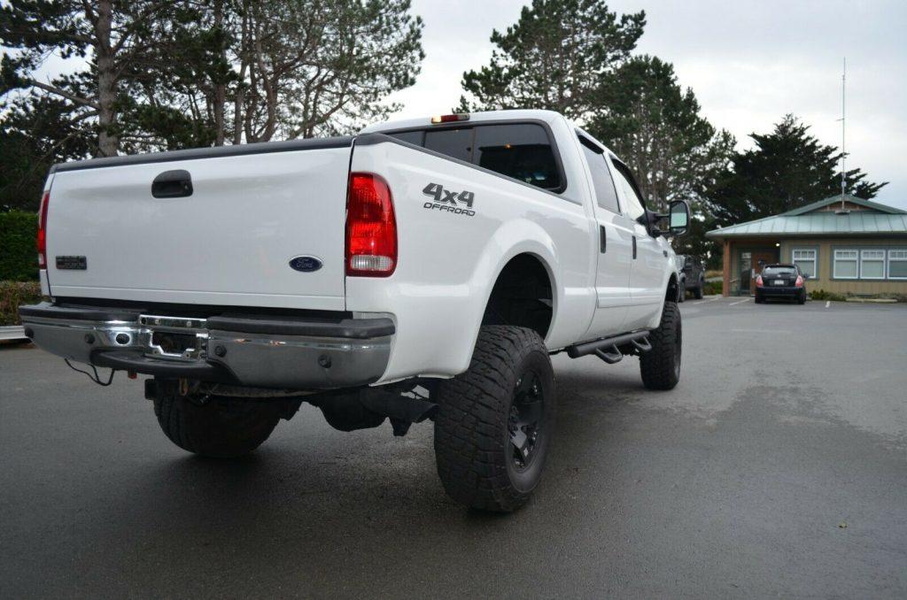 well equipped 2002 Ford F 350 Lariat offroad