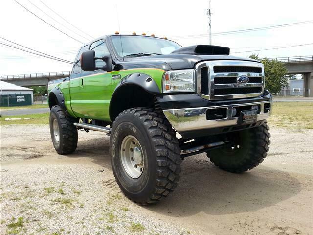 well modified 2006 Ford F 250 XL offroad