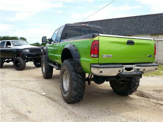 well modified 2006 Ford F 250 XL offroad