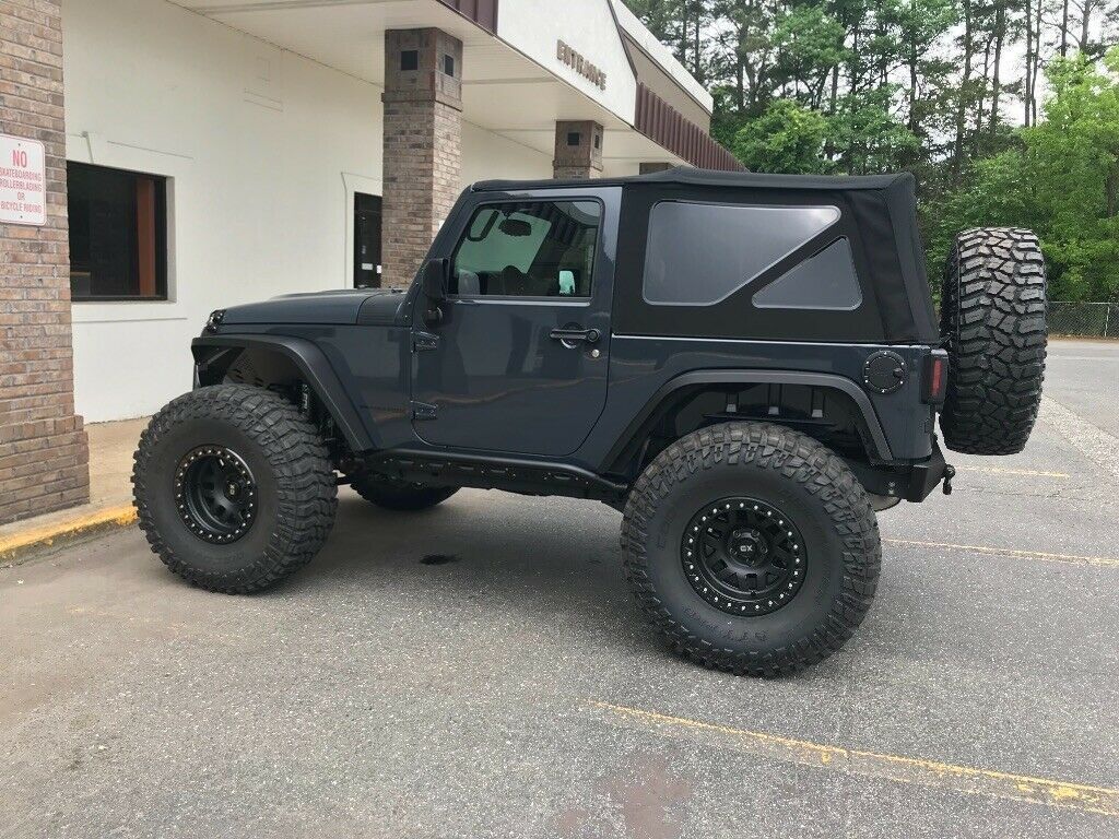 low miles 2018 Jeep Wrangler Sport S offroad