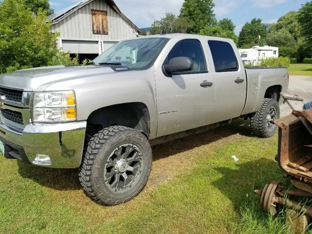 well maintained 2007 Chevrolet Silverado 2500 offroad