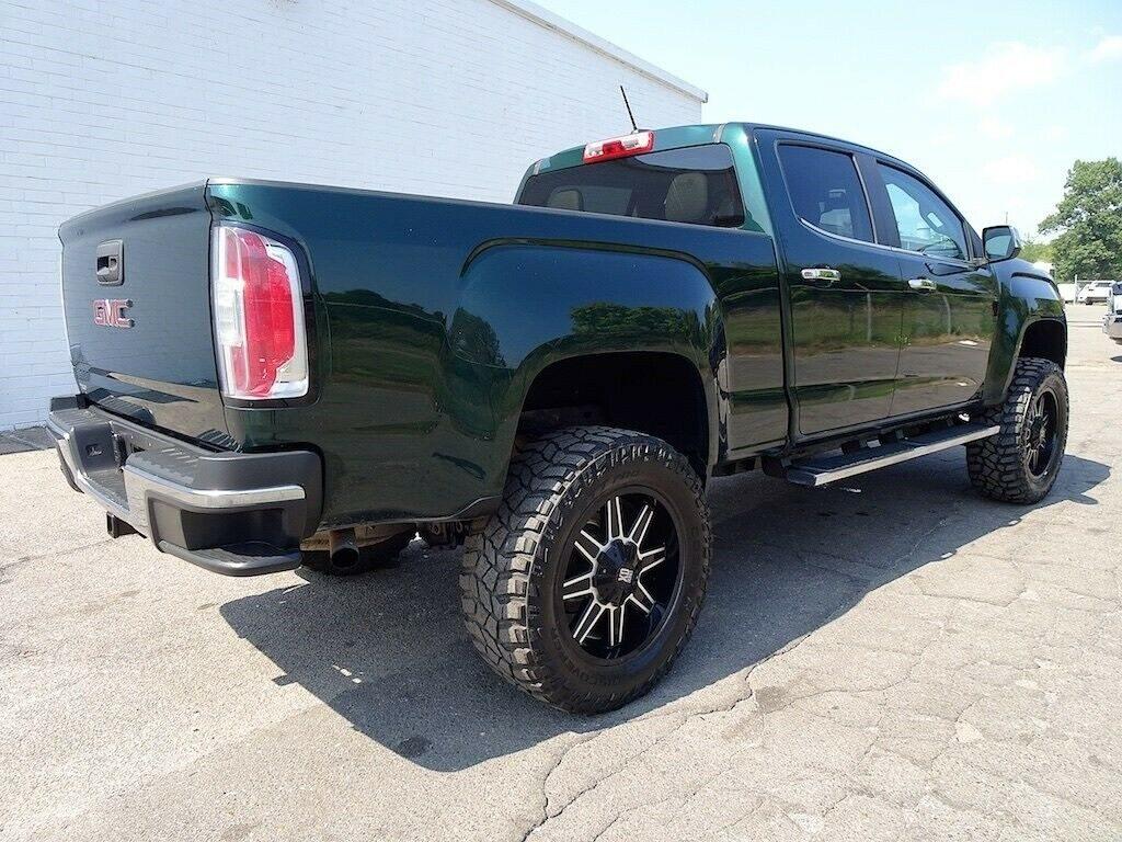 lifted 2015 GMC Canyon SLT offroad