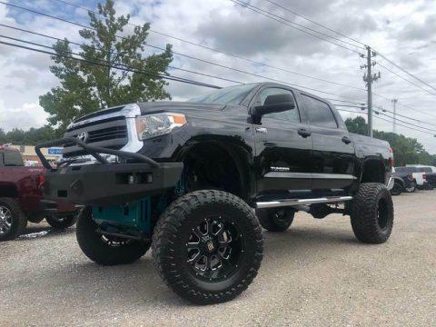 sharp 2014 Toyota Tundra SR5 4&#215;4 offroad for sale