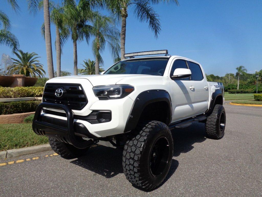 awesome beast 2017 Toyota Tacoma offroad