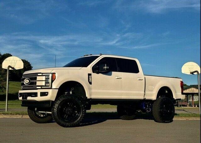 low miles 2017 Ford F 250 Platinum 6.7L Powerstroke offroad