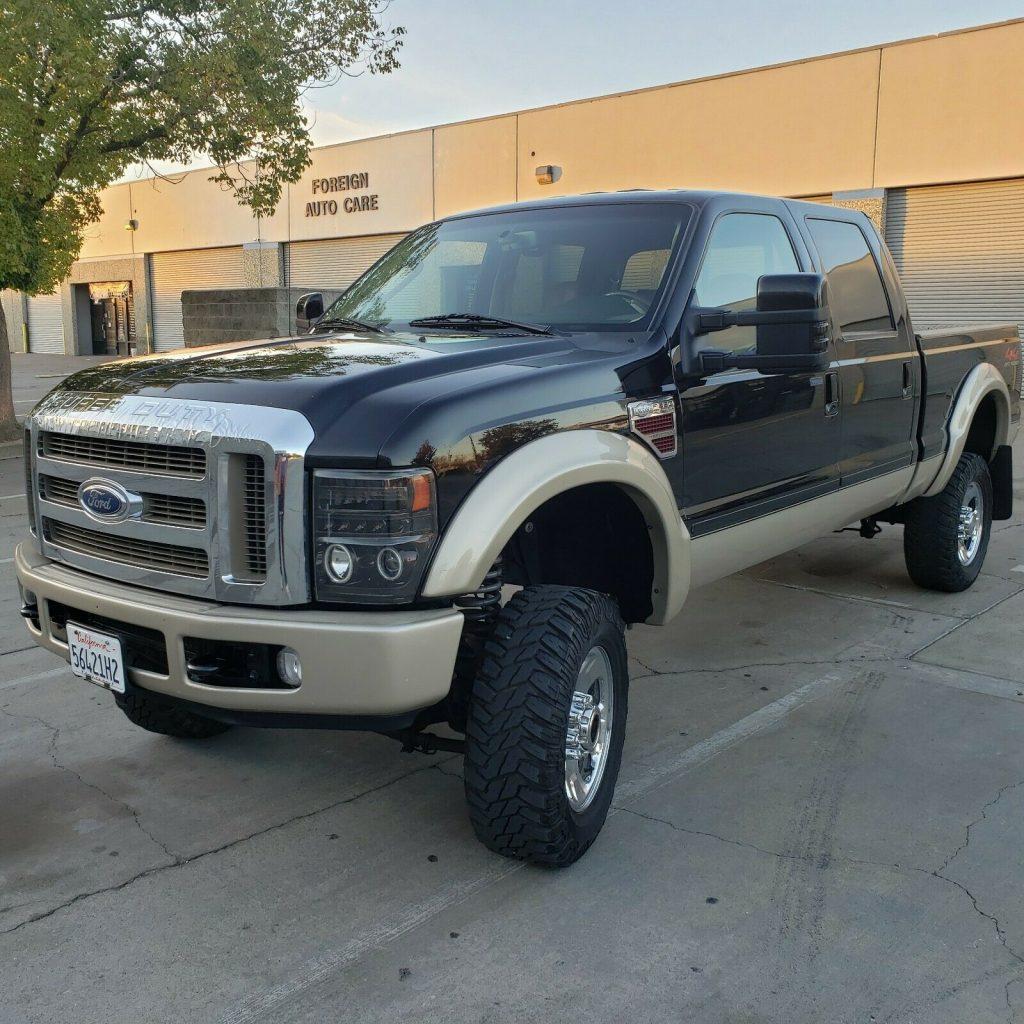 great working 2008 Ford F 350 King Ranch offroad