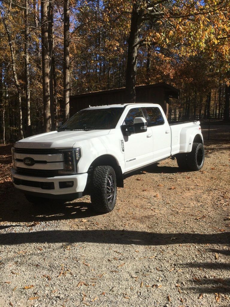 modified 2019 Ford F 350 Lariat Dually offroad