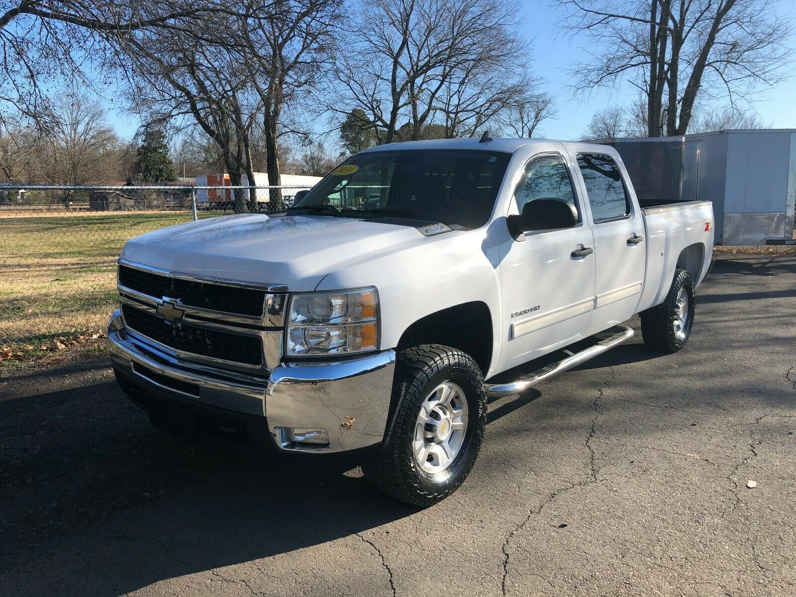 great shape 2010 Chevrolet Silverado 2500 LT offroad for sale