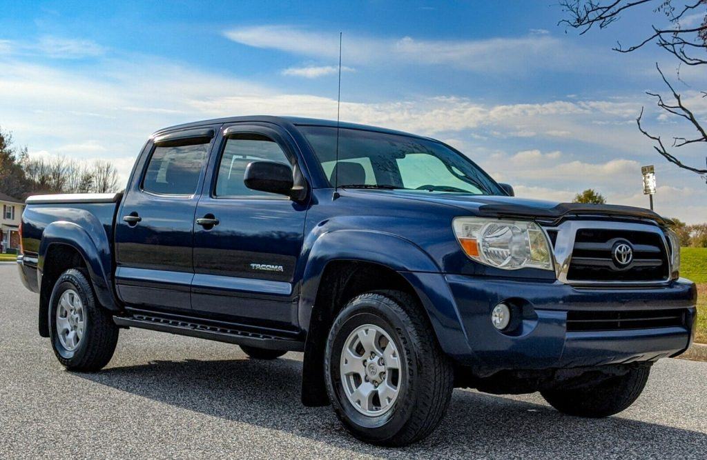 well maintained 2006 Toyota Tacoma offroad