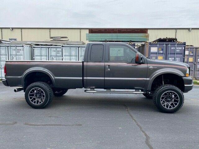 fully loaded 2004 Ford F 250 offroad