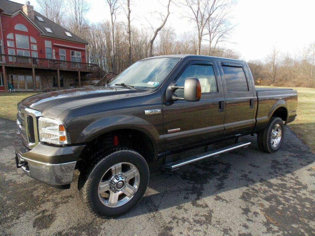 low miles 2005 Ford F 350 Lariat Super Duty offroad