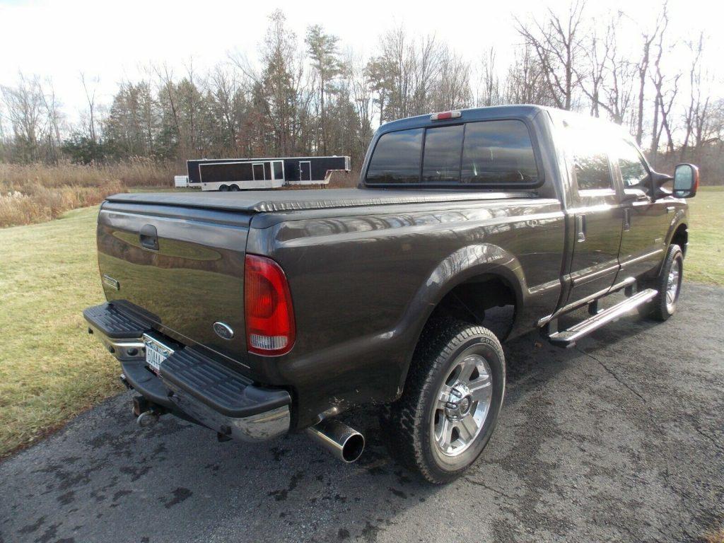 low miles 2005 Ford F 350 Lariat Super Duty offroad