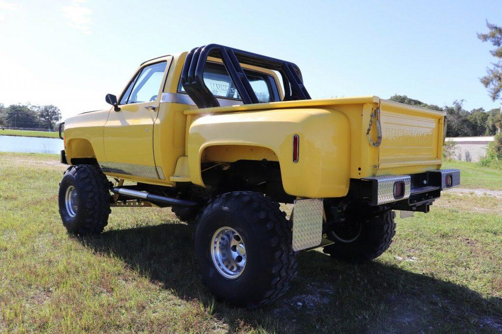 perfectly modified 1976 Chevrolet C 10 offroad