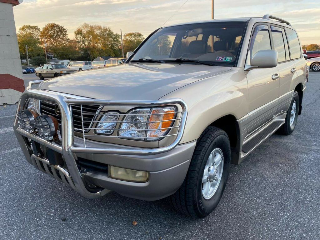 1999 Lexus LX 470 offroad [extremely capable]