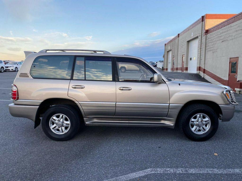 1999 Lexus LX 470 offroad [extremely capable]