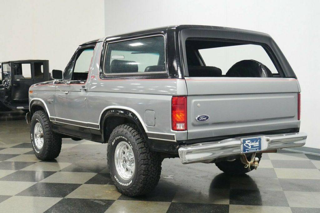 1982 Ford Bronco XLT Lariat offroad [iconic-looking generation]