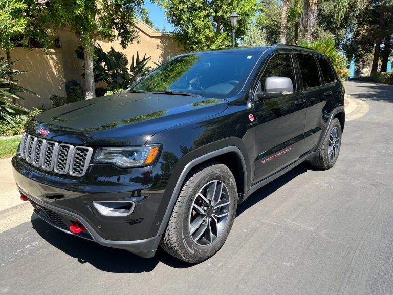 2021 Jeep Grand Cherokee Trailhawk offroad [loaded with all packages ...