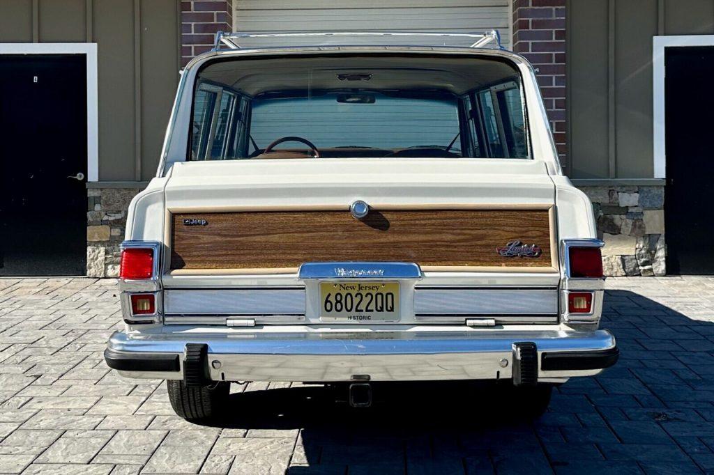 1982 Jeep Wagoneer Limited offroad [pristine shape]