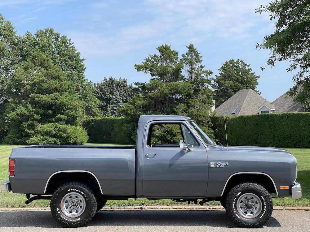 1988 Dodge Ram W100 offroad [rare shortbed]