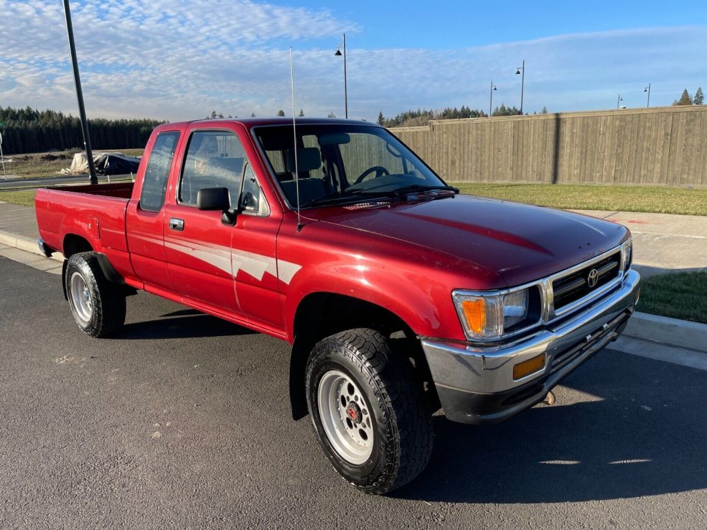 1992 Toyota Pickup DLX offroad [well serviced with new parts]