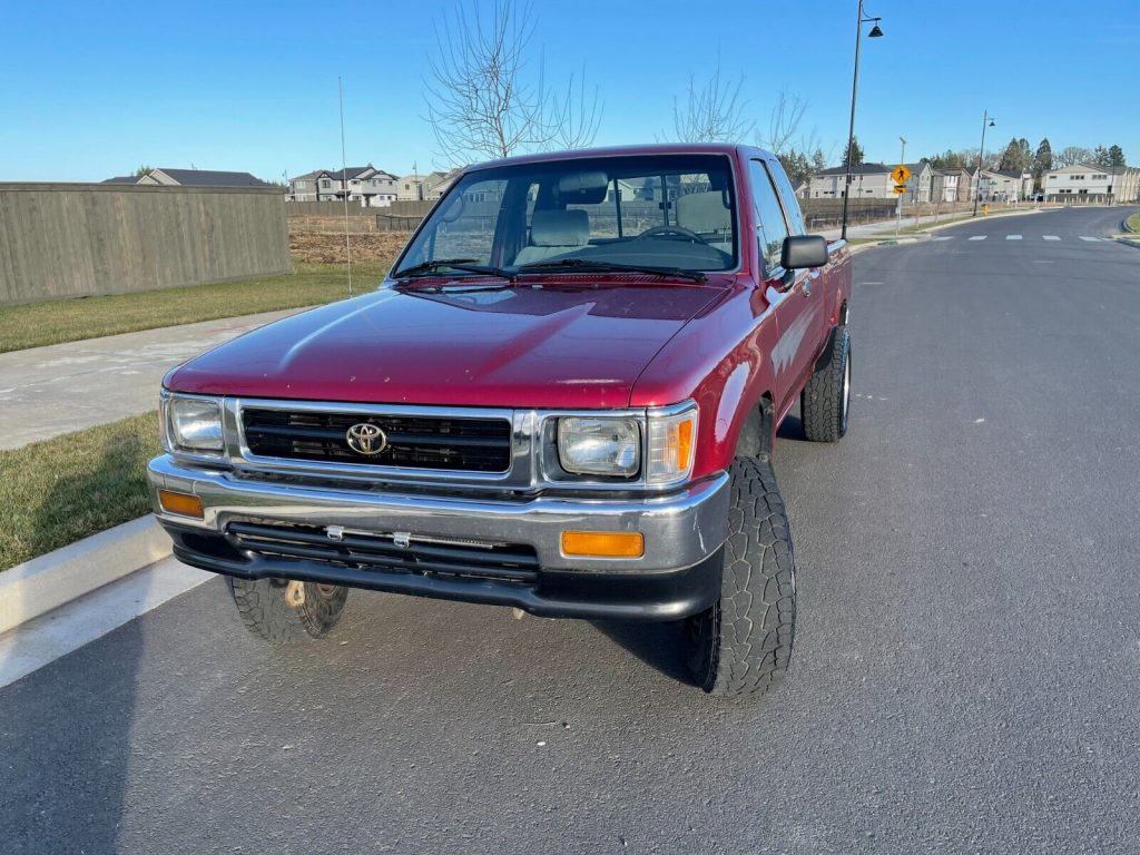 1992 Toyota Pickup DLX offroad [well serviced with new parts]