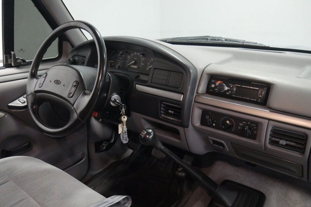 1995 Ford F-250 XLT 4×4 offroad [low mileage]