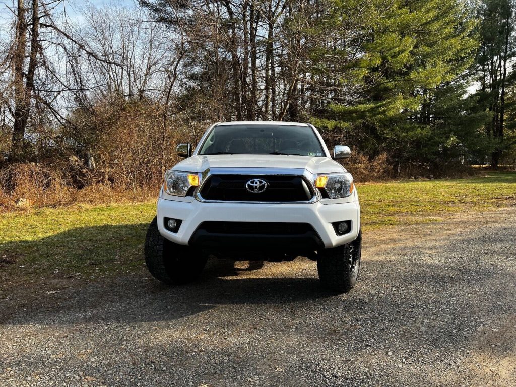 2015 Toyota Tacoma TRD Offroad [great condition with no issues]