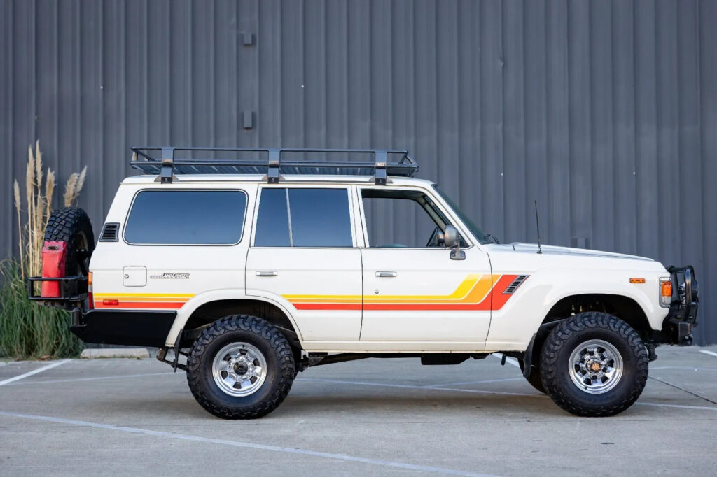 1986 Toyota Land Cruiser FJ60 offroad [well maintained]