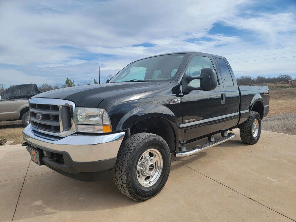 2003 Ford F-250 Super Duty offroad [minor blemishes]
