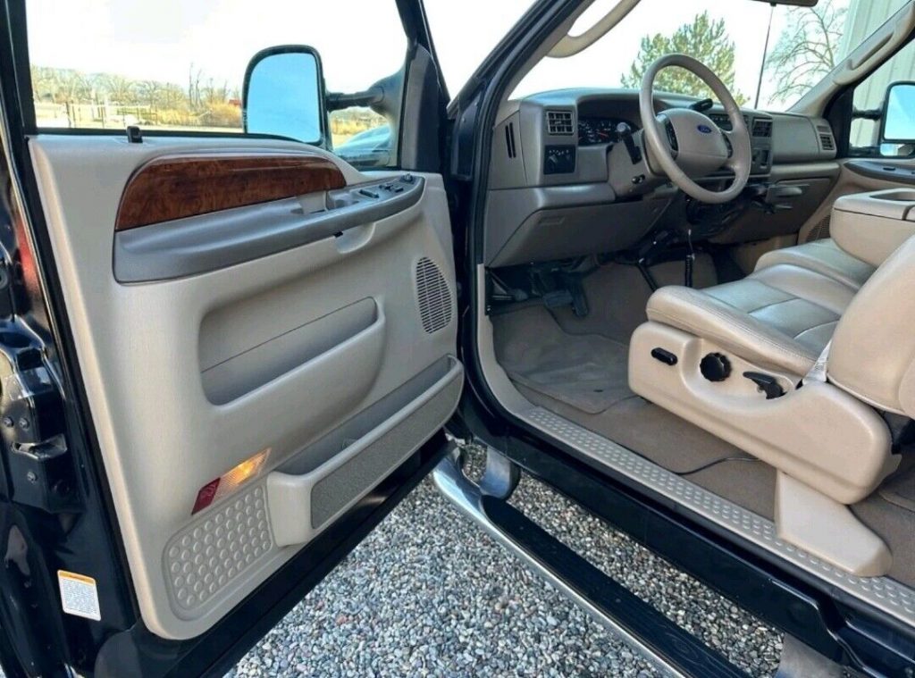 2003 Ford F-250 Super Duty offroad [minor blemishes]