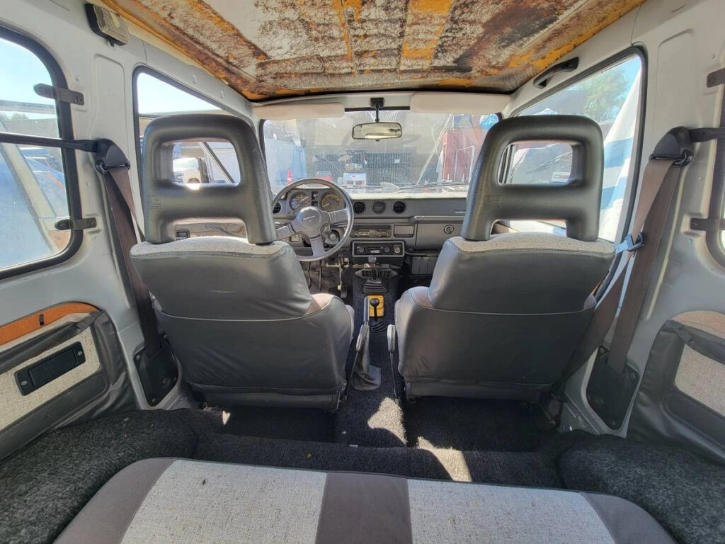 1986 Suzuki Samurai 1.3L 5 Speed 4X4 AC