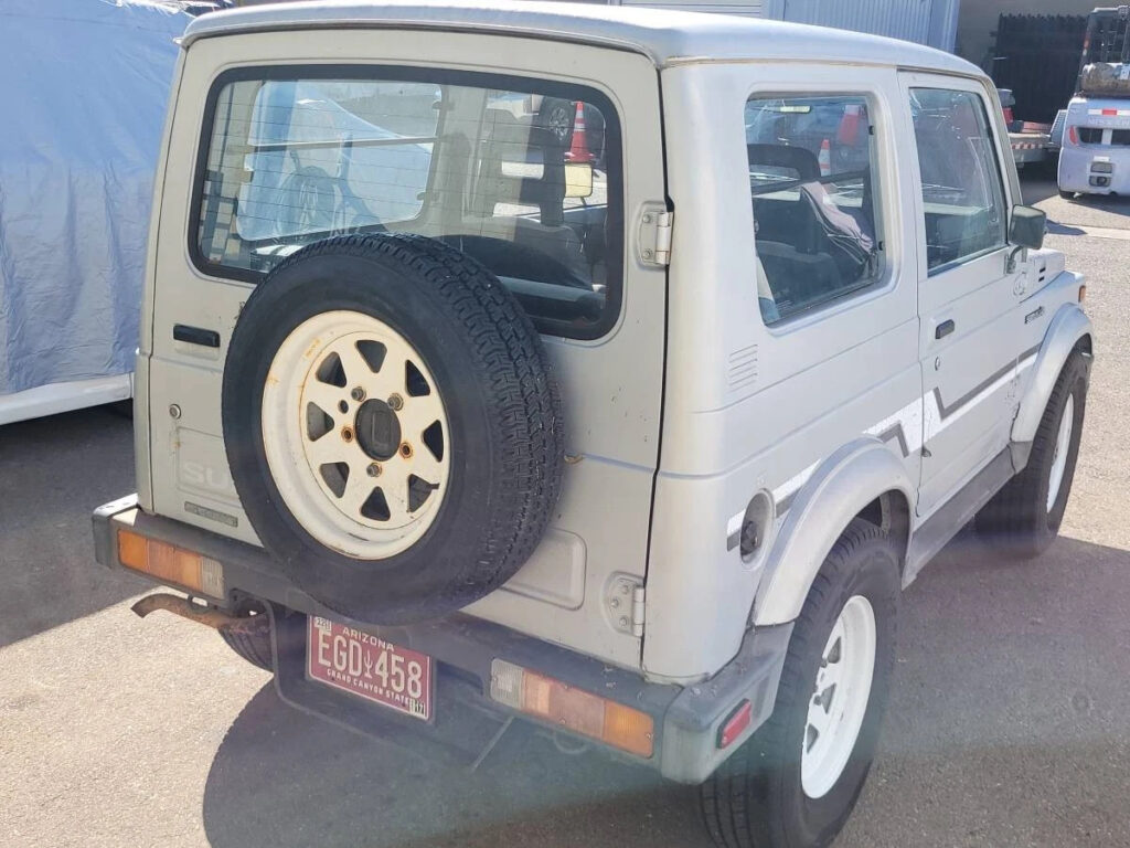 1986 Suzuki Samurai 1.3L 5 Speed 4X4 AC