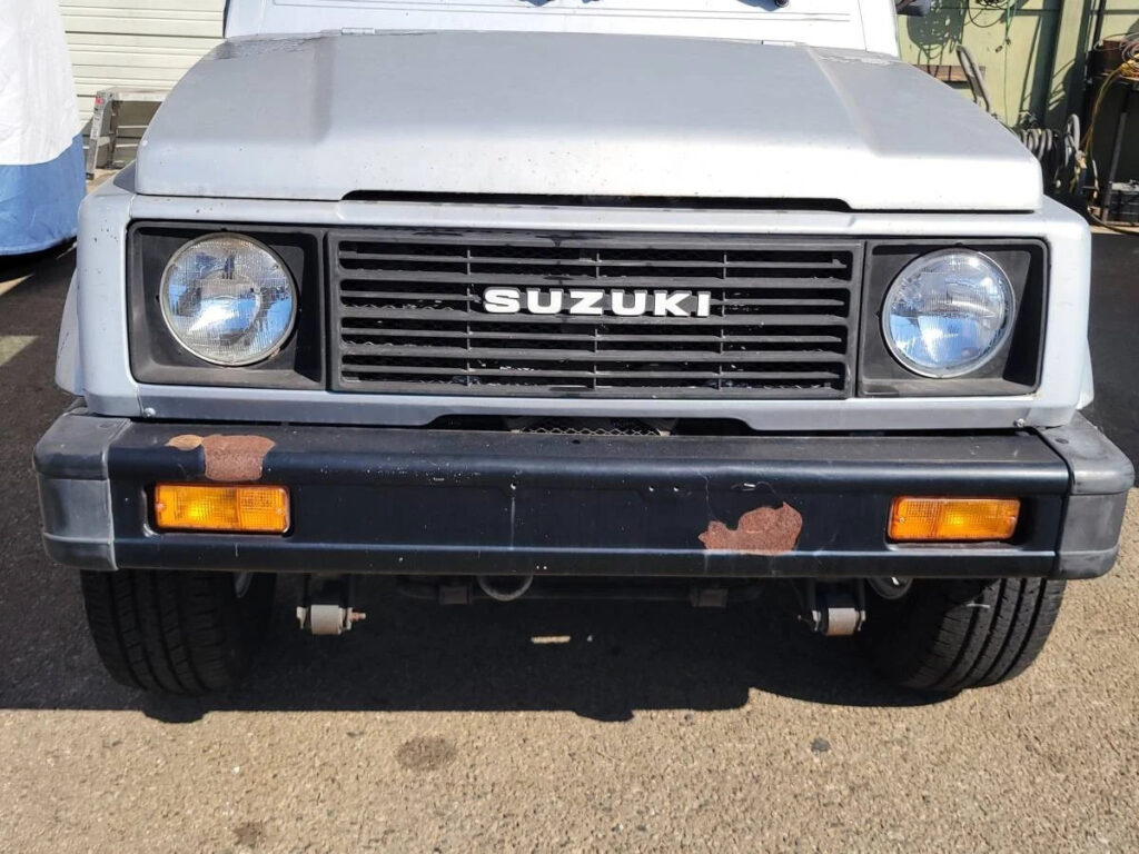 1986 Suzuki Samurai 1.3L 5 Speed 4X4 AC