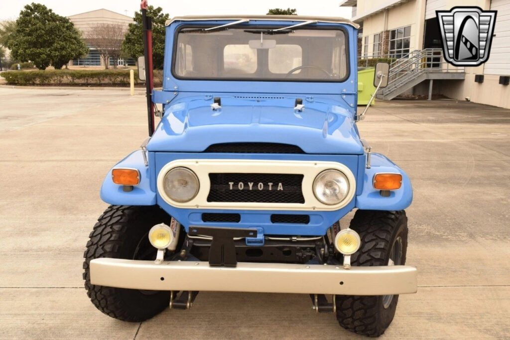 Blue 1974 Toyota FJ40 I6 4-Speed Manual
