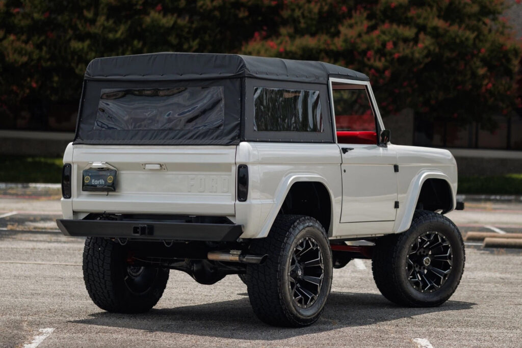 1971 Ford Bronco 302 Custom Restomod Stunning Build