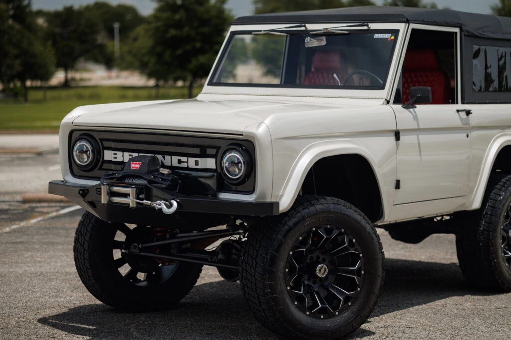 1971 Ford Bronco 302 Custom Restomod Stunning Build