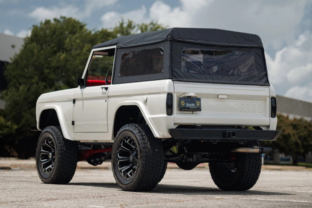 1971 Ford Bronco 302 Custom Restomod Stunning Build