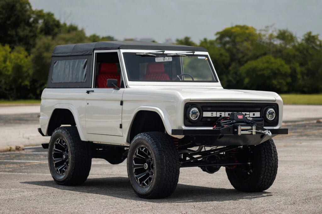 1971 Ford Bronco 302 Custom Restomod Stunning Build