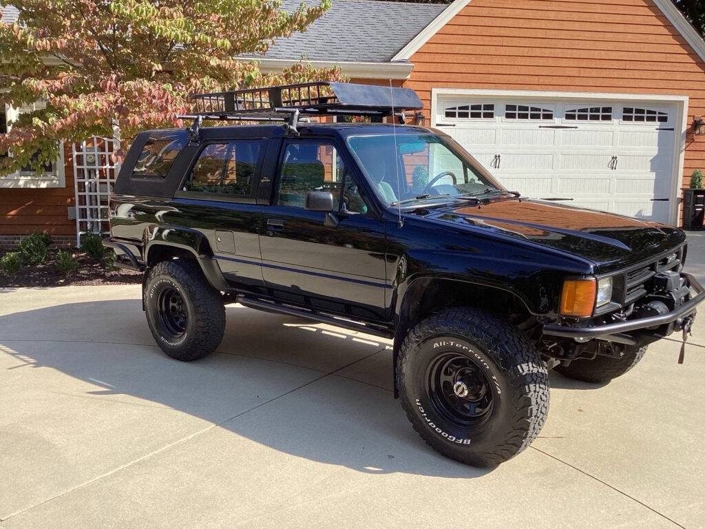 1988 Toyota 4runner SUV Black 4WD Manual SR5