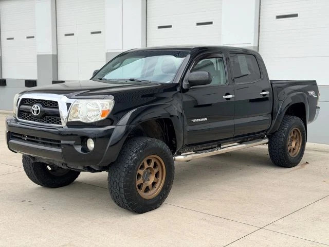 2011 Toyota Tacoma Double Cab TRD Off-Road – 6 Speed Manual & Lifted