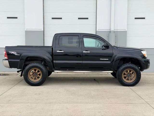 2011 Toyota Tacoma Double Cab TRD Off-Road – 6 Speed Manual & Lifted