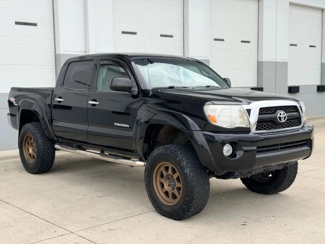 2011 Toyota Tacoma Double Cab TRD Off-Road – 6 Speed Manual & Lifted