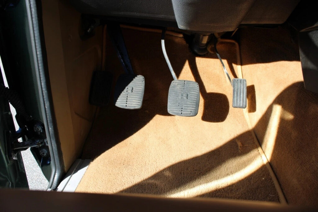 Green 1986 Land Rover Range Other 2.4 Liter 4 Cylinder 5 Speed Manual