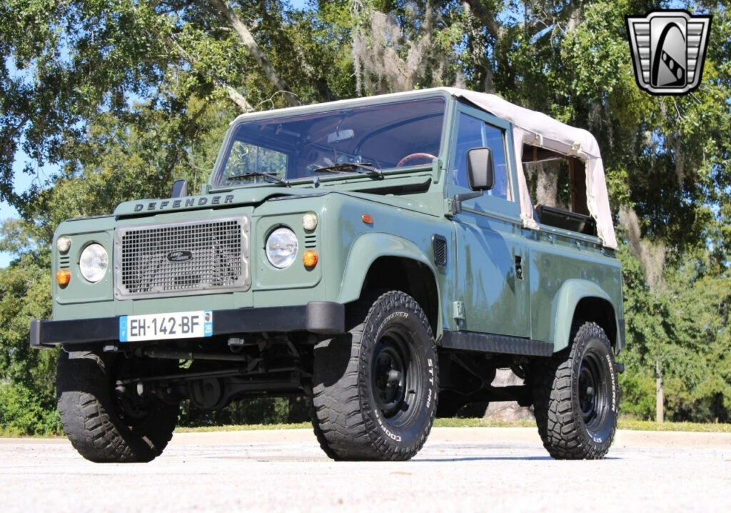 Keswick Green 1991 Land Rover Defender  200tdi 4 Cylinder 5 Speed Manual