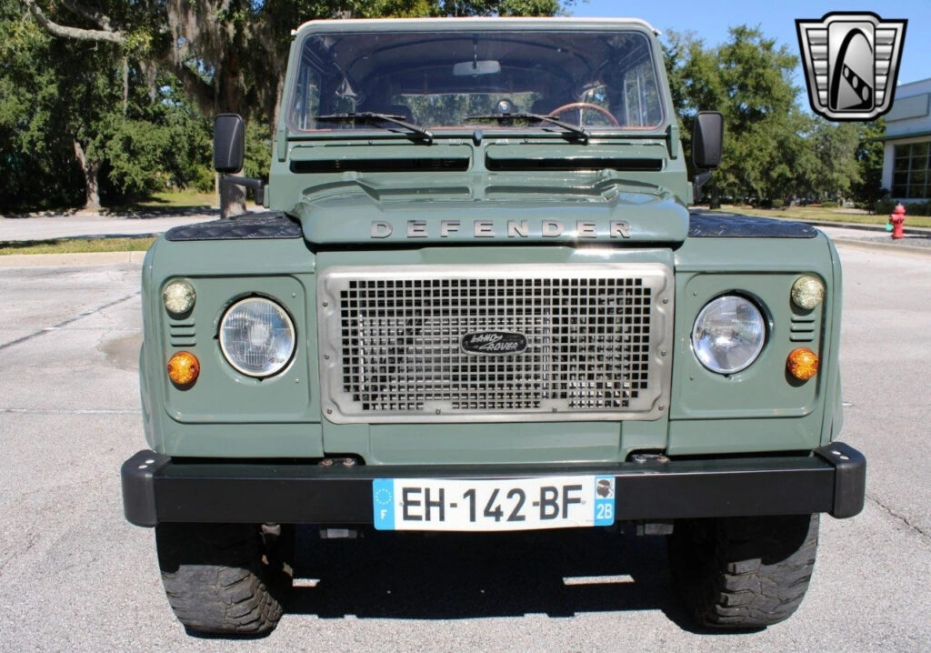 Keswick Green 1991 Land Rover Defender  200tdi 4 Cylinder 5 Speed Manual